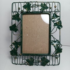 Green Ivy Leaf Metal Picture Frame w/Stand 4.75in x 3.25in Photo