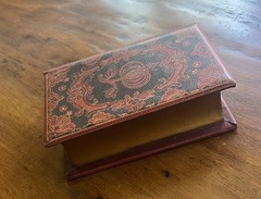 Classic Old World Faux Leather Book Box Hidden Storage 4 W x 6.5 L x 2.5 H. New.