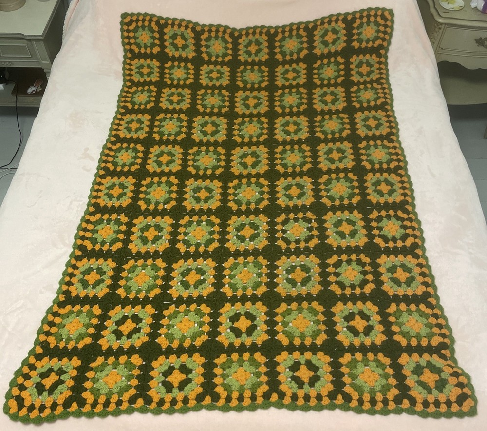Vintage Handmade CROCHETED Throw BLANKET AFGHAN BOHO GRANNY Squares 44″ X 60″