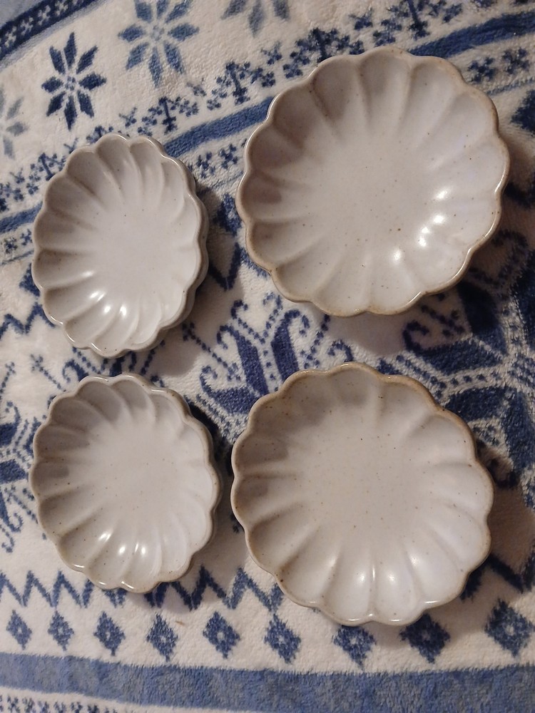 4 – SET LOT OF FOUR HEARTH & HAND FLUTED CERAMIC TRINKET Dish Vintage CREAM NEW