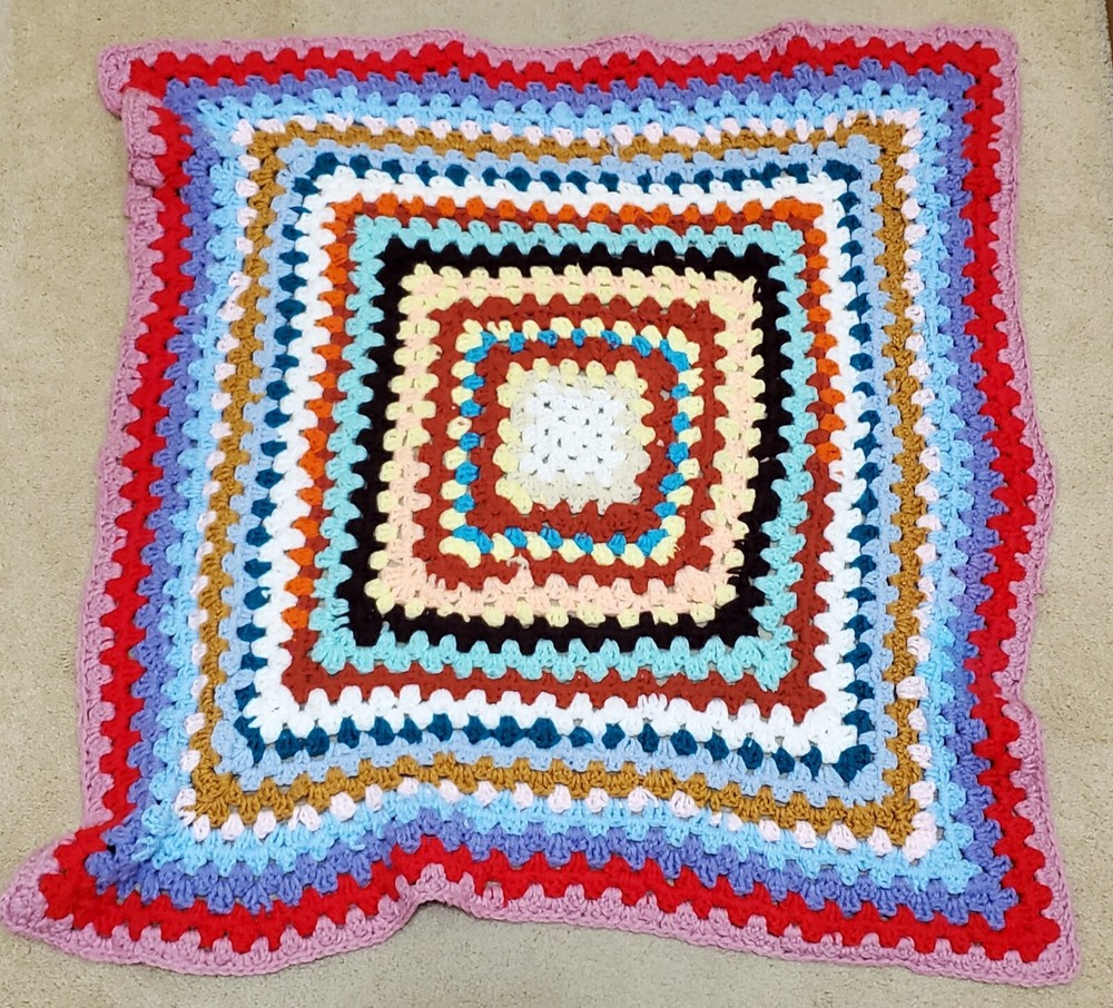 LIN1 VTG Handmade 30×30 Granny Square Crochet Lap Baby Blanket