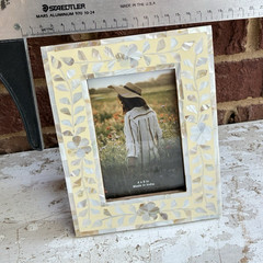 Mother of Pearl White Floral Inlay 4×6 Freestanding Portrait Photo Frame