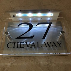 Elegant SOLAR LIGHT LED House Signs Plaques Door Numbers 1 – 9999 street Name