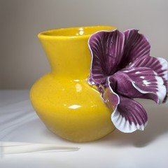 Anthropologie Bright Yellow Vase with Applied Purple Pansy Flower 5″ Floral