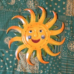 Vintage 7.5 inch Painted Metal Sun Face Wall Celestial Decor (Flaw)