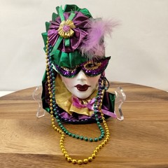 Vintage 1990s Mardi Gras Casino Black Hawk CO 9″ Masked Lady Bust CC28