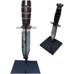 Black Pedestal Display Stand for Precious Artifacts and Collectibles – 8″ High