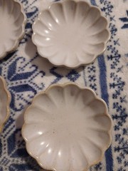 4 – SET LOT OF FOUR HEARTH & HAND FLUTED CERAMIC TRINKET Dish Vintage CREAM NEW